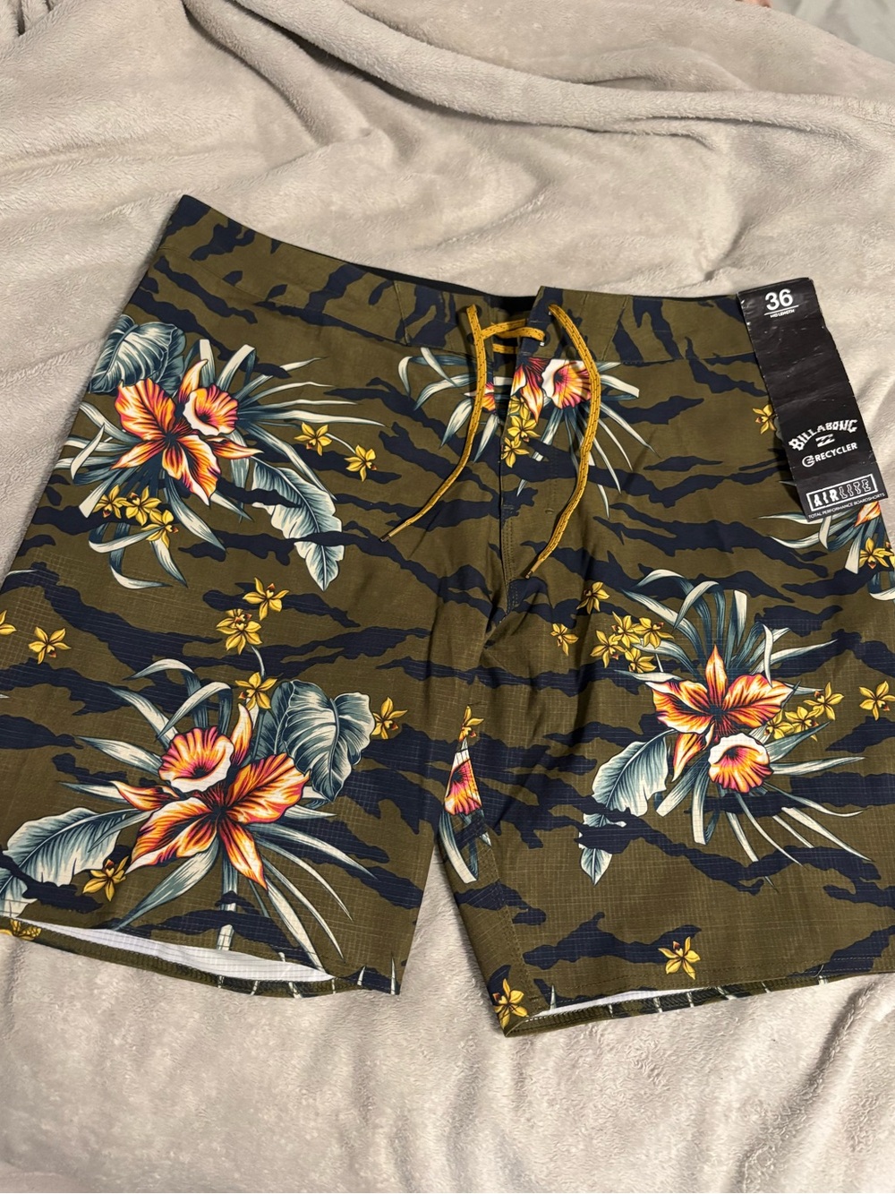 Billabong Men’s Olive Floral Boardshorts - Tropical Print